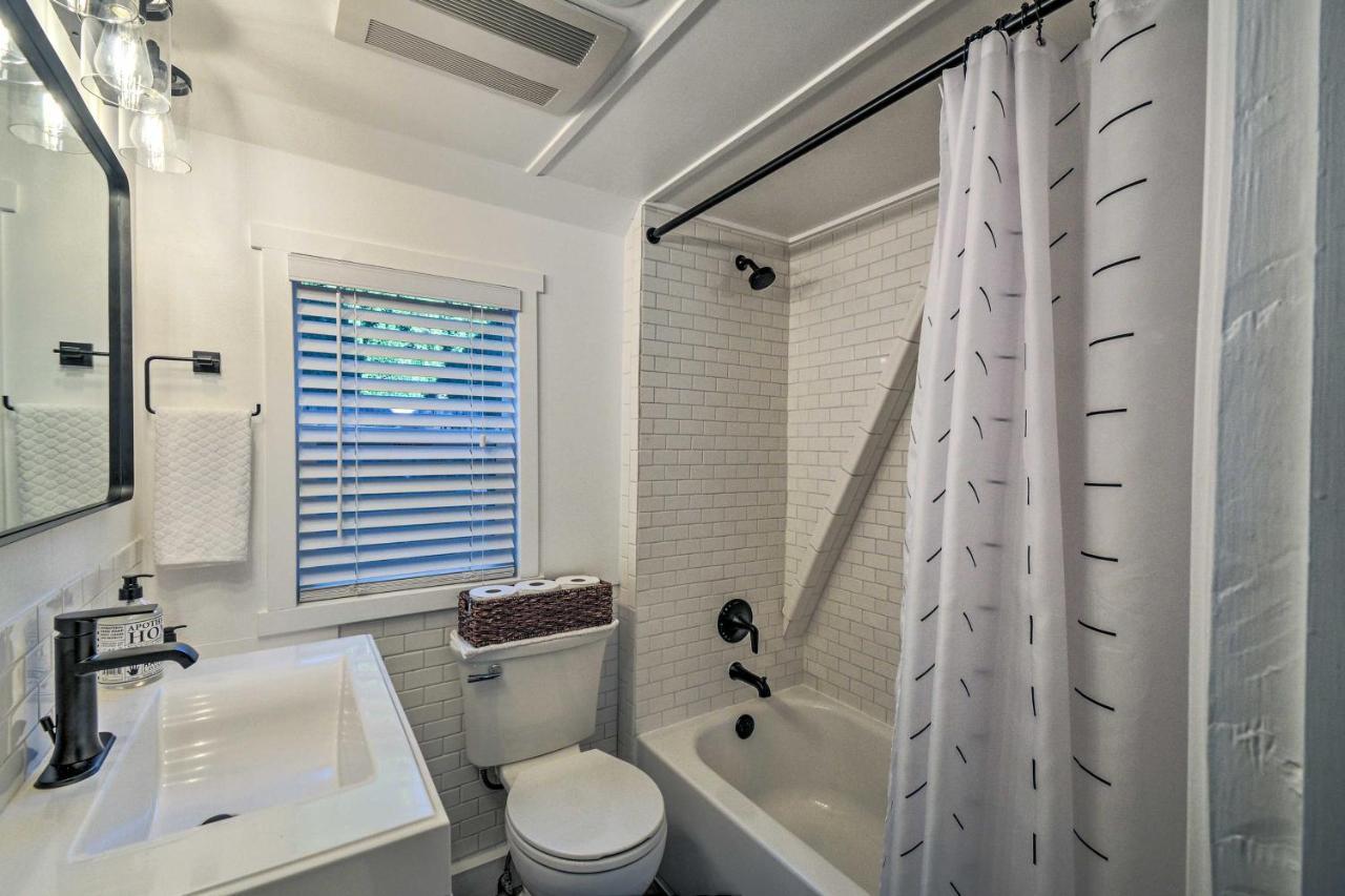 Puget Sound Cabin With Hot Tub And Water Views! Bremerton Exterior photo
